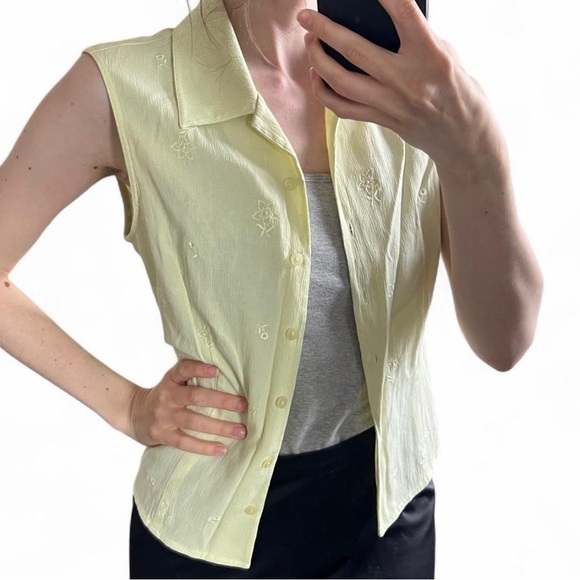 Vintage Frilli Womens Pastel Yellow Floral Embroidered Button-up Shirt Boho M - Picture 2 of 9